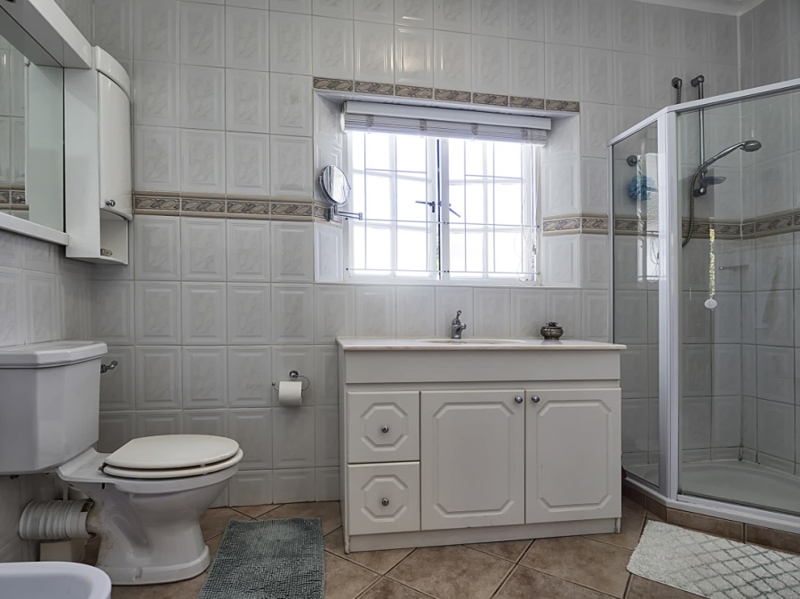 6 Bedroom Property for Sale in Belvidere Estate Western Cape